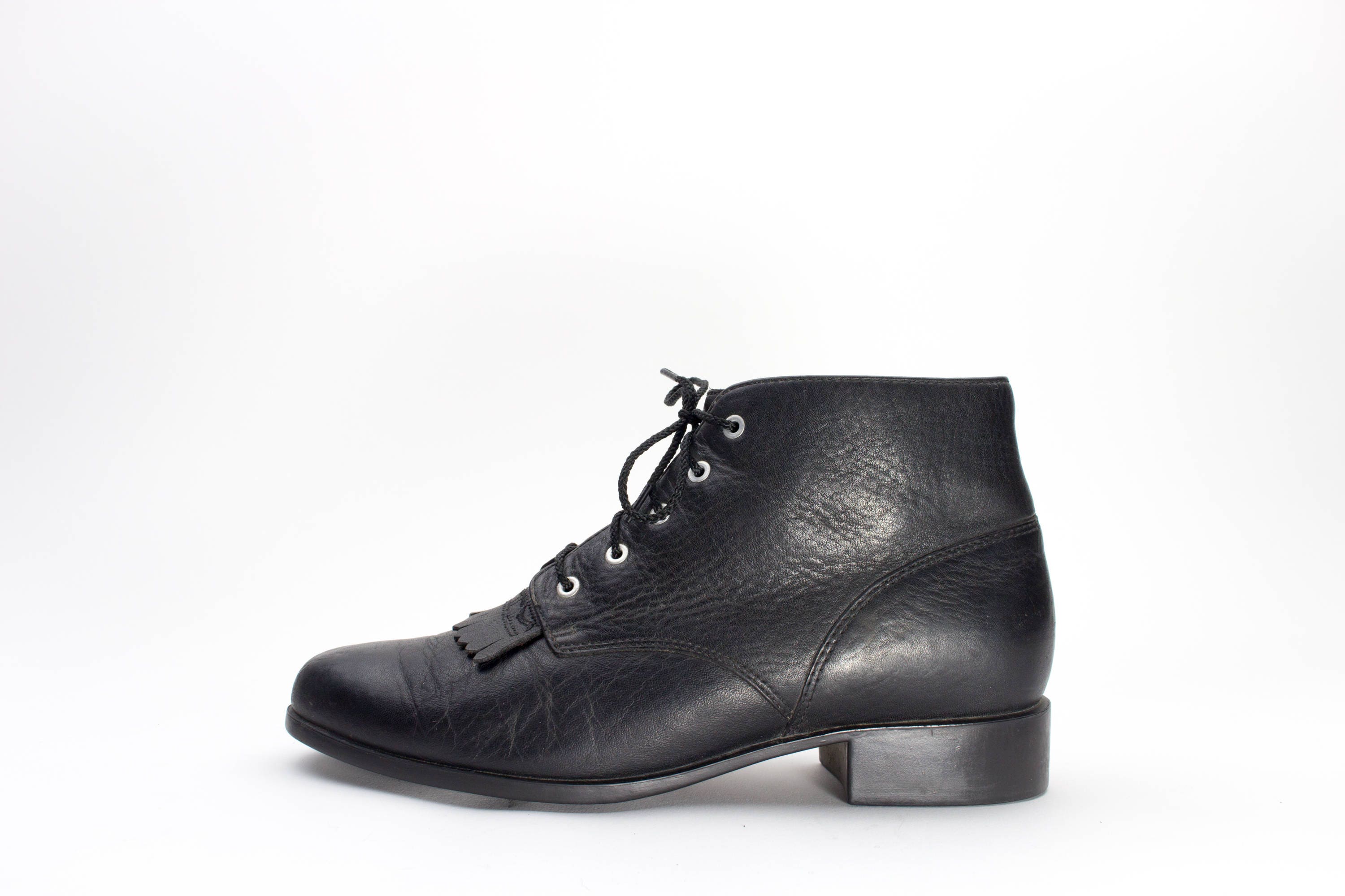 black lace cowgirl boots