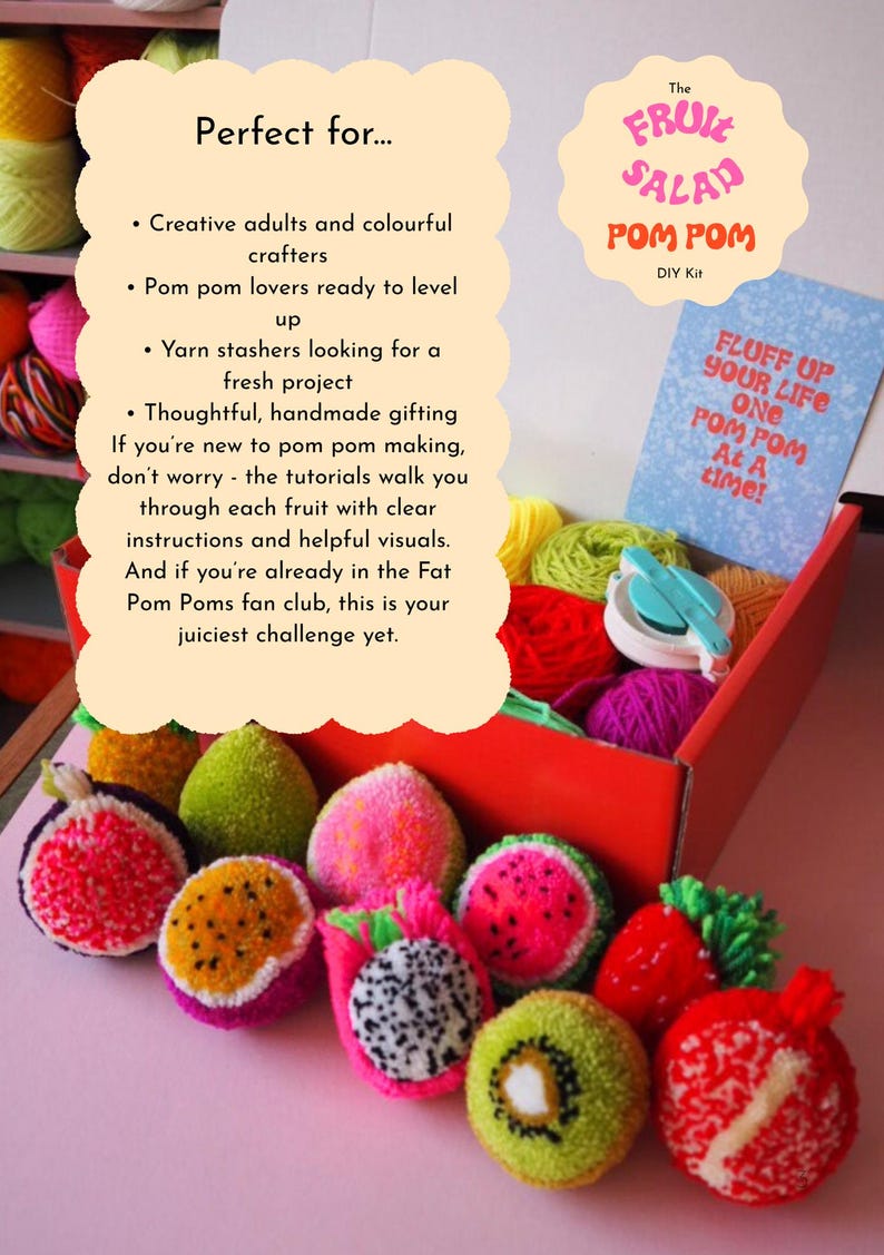 Puede incluir: Un kit de bricolaje para hacer pompones con forma de fruta. El kit incluye lana de colores, un fabricante de pompones e instrucciones. Los pompones terminados se asemejan a varias frutas, como sand&iacute;a, kiwi y fresas. El kit est&aacute; dise&ntilde;ado para adultos creativos y artesanos.