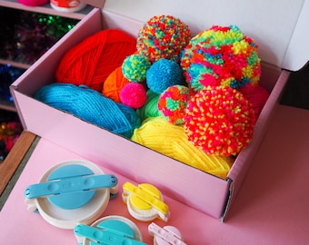 Kit de manualidades para hacer pompones: hilos brillantes, tréboles y tutoriales