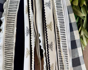 Black and Ivory Honey Bees Ribbon Bundle With a Clip