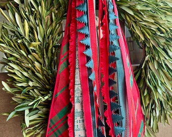 Home for the Holidays Christmas Bundle with a Clip - 24” Long