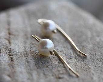 Handmade K18 Gold Wire Pearl Earrings: Minimalist Artistic Jewelry