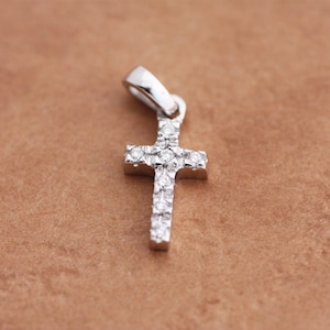 K18 White Gold Diamond Cross Pendant: Handmade Religious Jewelry