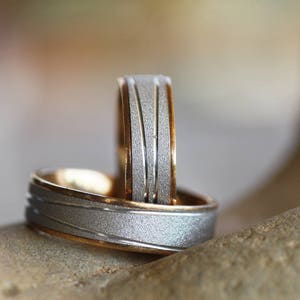 Conjunto de alianças de casamento vintage, anel de noivado texturizado em ouro, anel de ouro 14K com diamantes, joias personalizadas gravadas, alianças de casamento combinando