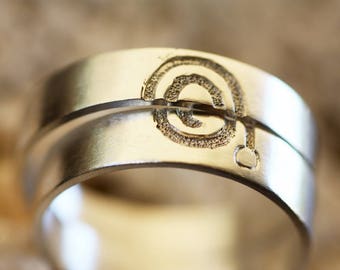 Handcrafted Spiral wedding Rings with Personalised Engravings - Commitment anniversary rings - Custom Engraved Spiral Rings for couples -