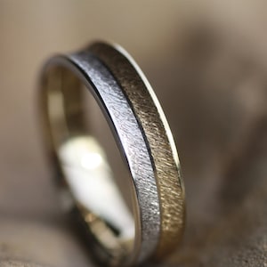 Anillo de bodas de metal mixto oro K18, anillo de oro blanco y amarillo, anillo de oro martillado para él, conjunto de alianza de oro texturizado para parejas