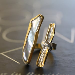 Pearl ring , Fresh water pearl ring, Statement ring , White pearl ring ,  Cocktail ring ,  Christmas Gifts for her,  "The Swan" ring