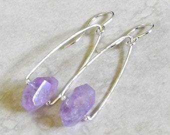 Hammered Sterling Silver Triangular Earrings with Faceted Amethyst - Amethyst Earrings - Purple Earrings - Purple Gem - Roca Jewelry Designs