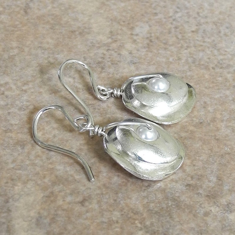 Spirallo Baroque Pearl Earrings Silver main image 1
