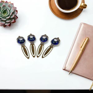 Blue Flower Bookmark: Vintage Inspired Book Clip