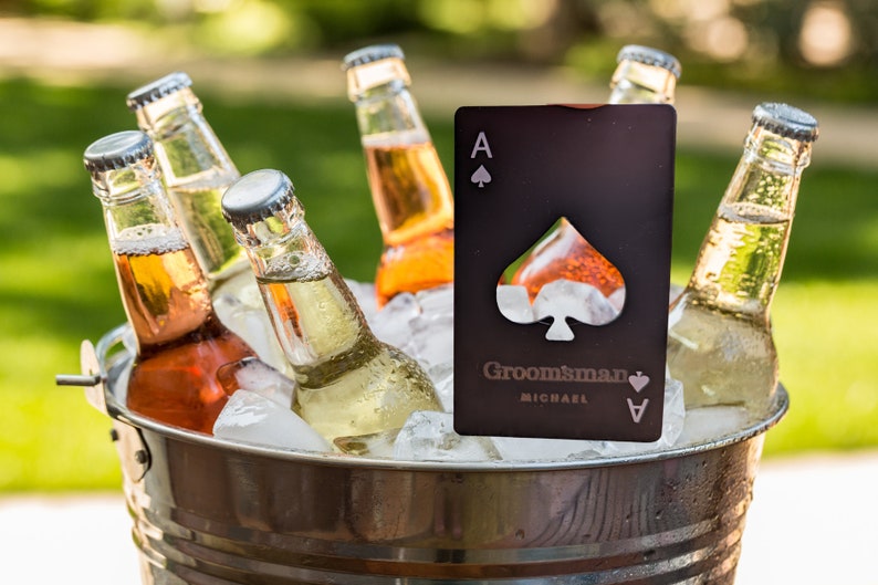 Gepersonaliseerde flesopener voor Groomsmen Gifts, Ace Card Bottle Opener, Wallet Size flesopener afbeelding 5