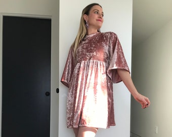 RTW Hecho a mano Minimal Waste Stretch Velvet Dress Size 6 o más pequeño / único en su clase