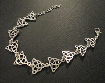 KAUFEN 2 GET 3RD KOSTENLOS SilberTriquetra keltischer Knoten Armband/irischer Schmuck/schottischer Schmuck/Heide/Outlander/Charmed/St.Patrick'sDay