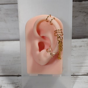 Helix No Piercing Gold Plated Ear Cuffs, Ear Cuffs de alambre ajustable, Criss Cross Ear Cuffs, Ear Cuffs minimalistas, Faux Pierce Ear Cuffs