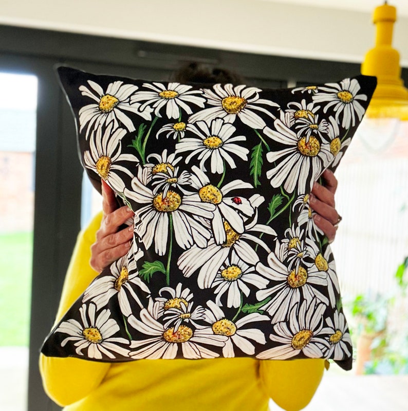 Black Velvet Daisy Pattern Scatter Cushion Etsy