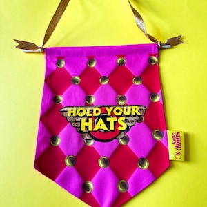 Hold Your Hats Fairground Art Steampunk Zirkus Art Stoff Wandbehang