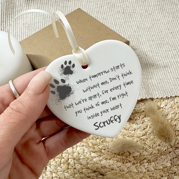Pet Loss Memorial Plaque, Bereavement Paw Print Keepsake to Remember a Loved Pet / Dog, Personalised with Name