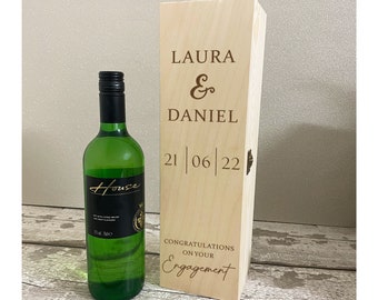 Engagement Wine Box, Personalised Engagement Bottle Box, Gift for Engaged Couple, Newly Engagement Gift