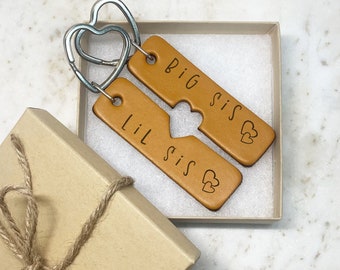 Big Sis Lil Sis Keyring Pair, Engraved Leather Key Fob for Sisters, Gift for Brothers, Big Bro Lil Bro