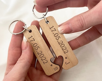 Wooden Anniversary Gift for Couple, Personalised Pair of Keyrings, Custom Date & Initials, 5 Years Together, Engraved Key Fob Keepsake