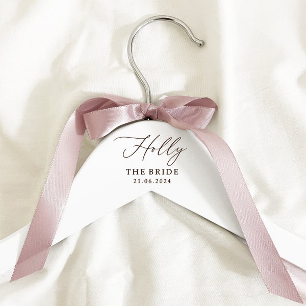 Engraved Hangers for Wedding, Personalised White Coat Hanger for Bride and Groom, Bespoke Wedding Day Hangers, Bridal Keepsake, Bridal Party