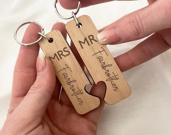 Personalised Mr & Mrs Gift, Pair of Personalized Wedding Keyrings, Anniversary Gift for Husband or Wife, Engraved Keyrings for Him and Her
