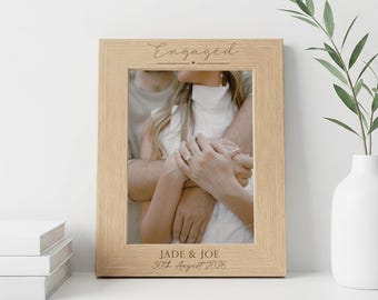 Engagement Photo Frame & Plaque, Personalised Gift for Engaged Couple, Wooden Picture Frame 4x6 5x7 6x8 Engraved