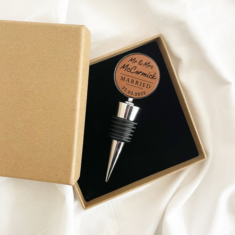 Wedding Gift Bottle Stopper, Personalised Wedding Day Gift for Newly Weds, Leather Wedding Gift, Mr & Mrs Keepsake image 3