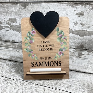 Engagement Countdown Gift, Personalised Engagement Plaque, Mr & Mrs Chalkboard, Engagement Countdown Sign Purple Flowers