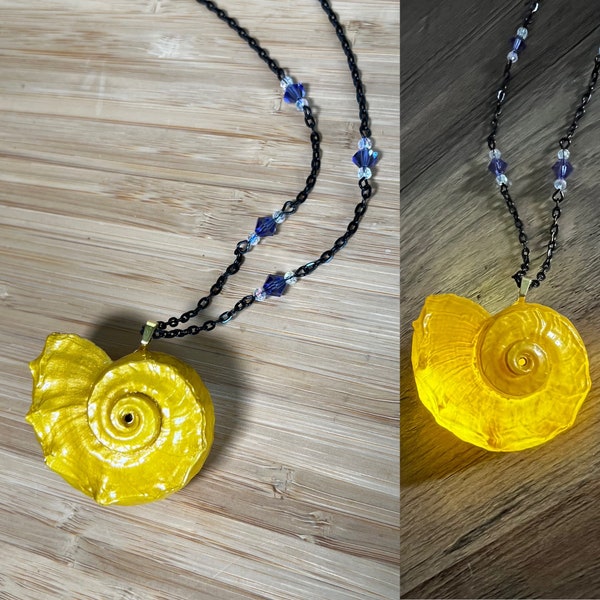 Ursula Necklace - Ursula Light Up, Sea Witch Necklace, Ursula Shell Necklace, COSPlay jewelry, Chain Necklace, Real Shell, Gold Sea Shell