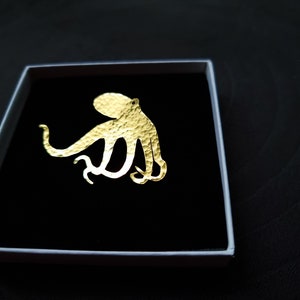 Gold Octopus Brooch, Octopus Pin, Squid Brooch, Steampunk Jewellery, Hammered Brass, Best Friend or Girlfriend Gift