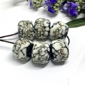 Glass Lampwork Beads 6 Etched Black Ivory Speckled Beads Fine Silver Foil