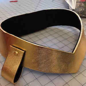 Wonder Superhero Woman Belt &quot;Point Down&quot;