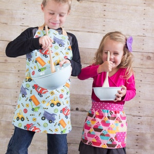 Ollie and Annie Collection O & A Collection Apron PDF Pattern image 1