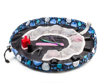 Lay-n-Go NAILSPA (18"): "Dot Com" Polka Dot Manicure Organizer Nailpolish Bag