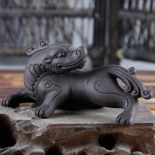 funny tea pet Chinese yixing zisha tea play pig for tea party home decoration funny tea pet Chinese yixing zisha tea play pig for tea party home decoration
