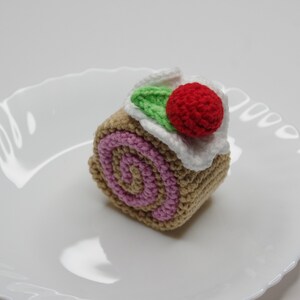Crochet play food, crochet pastry pattern, crochet fruit, crochet vegetables, crochet food pattern,play kitchen crochet patterns.
