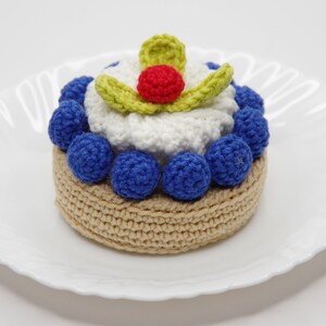 Crochet play food, crochet pastry pattern, crochet fruit, crochet vegetables, crochet food pattern,play kitchen crochet patterns.