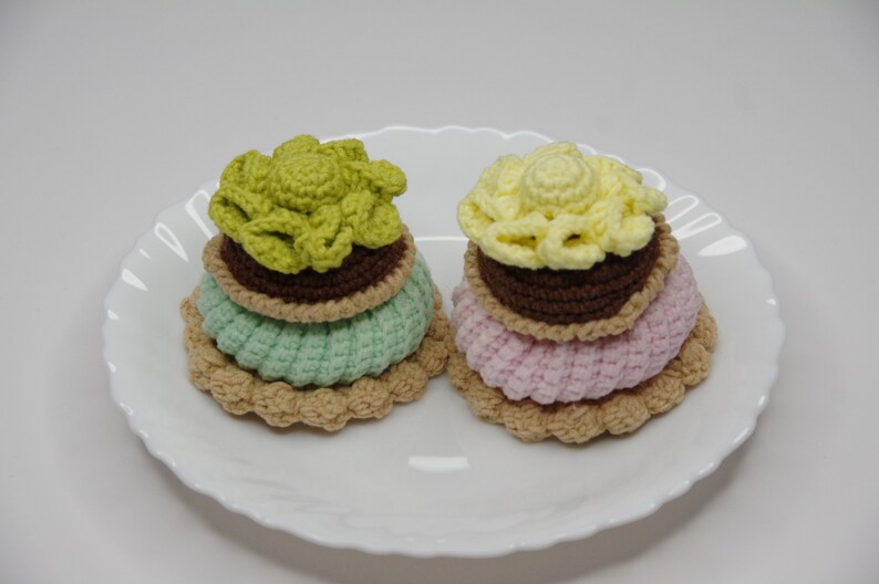 Crochet play food, crochet pastry pattern, crochet fruit, crochet vegetables, crochet food pattern,play kitchen crochet patterns.