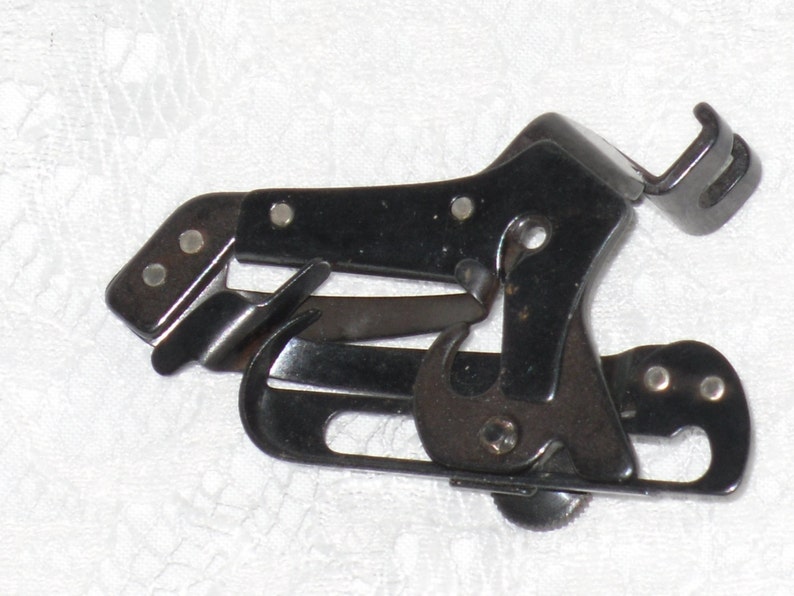 Singer Adjustable Hemmer Foot Attachment 35931 Low Shank Featherweight