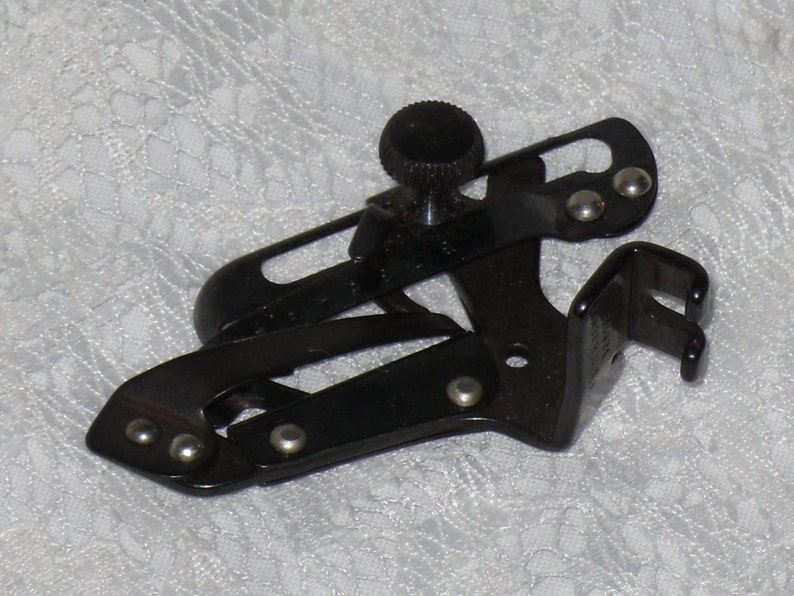 Singer Adjustable Hemmer Foot Attachment 35931 Low Shank Featherweight