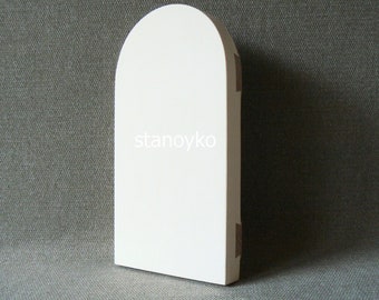May include: White arched wooden plaque with the word "stanoyko" printed in black.