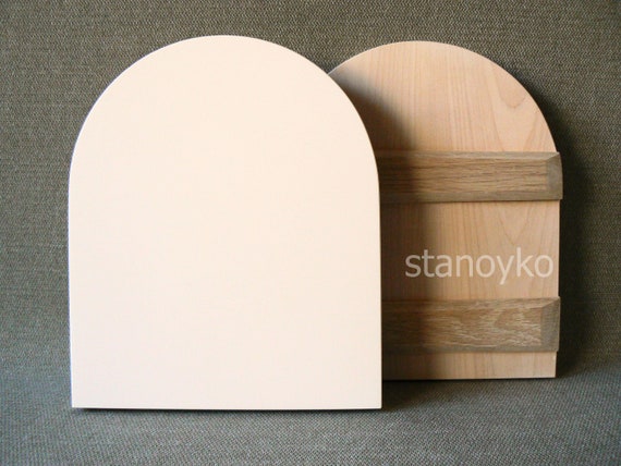 Icon board 21x25 cm (8.27x9.84 inches) with a round top, flat, gessoed