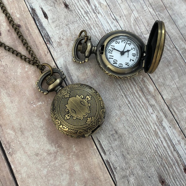 Victorian Style Bronze Shield Pocket Watch Necklace Vintage Bronze Door Antique Pocketwatch Pendant Necklace Chain & Battery Included 199