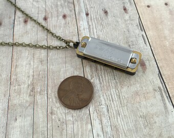 Miniature Harmonica Pendant Necklace Mini Vintage Style Harmonica Pendant Charm Small Silver Mouth Harp Organ REALLY WORKS 081