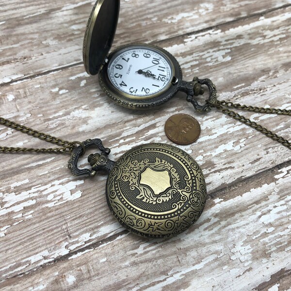 Victorian Style Bronze Shield Pocket Watch Necklace Vintage Bronze Door Antique Pocketwatch Pendant Necklace Chain & Battery Included 273