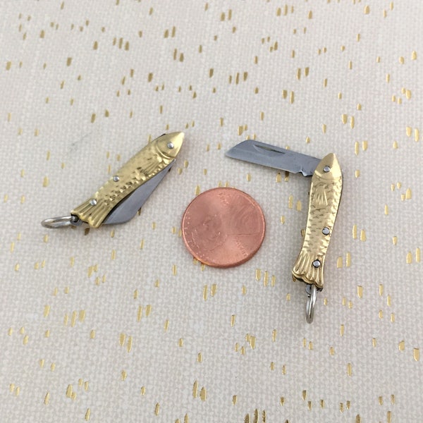 Mini Brass Fish Pocket Knife Charm 1.5'' Antique Brass Minnow Fish Knife Pendant Vintage Style Miniature Knife With Loop Attachment (058)