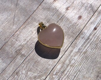 Rose Crystal Heart Gold Trim Pendant Pink Gemstone Heart Shape Charm Love Bead Healing Crystal Vintage Style Jewelry Making Supplies (067)