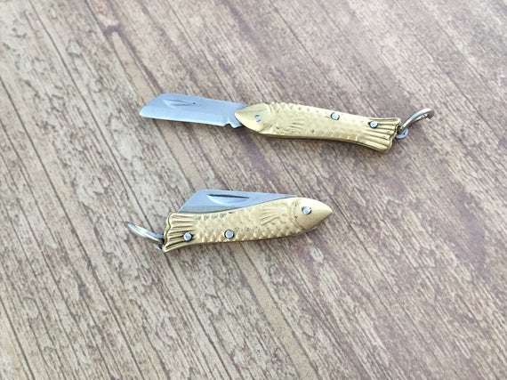 Mini Brass Fish Pocket Knife Charm 1.5'' Antique Brass Minnow Fish Knife Pendant Vintage Style Miniature Knife with Loop Attachment (058)