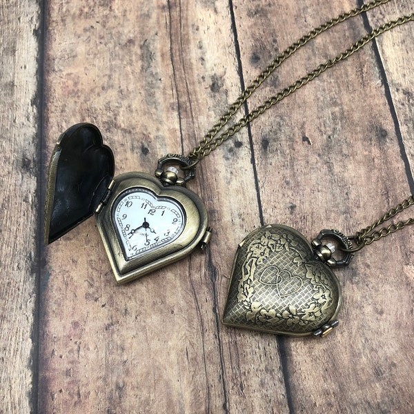 Collier montre à gousset coeur en bronze de style victorien, porte en bronze vintage, montre à gousset antique, collier, chaîne et pile incluses (271)